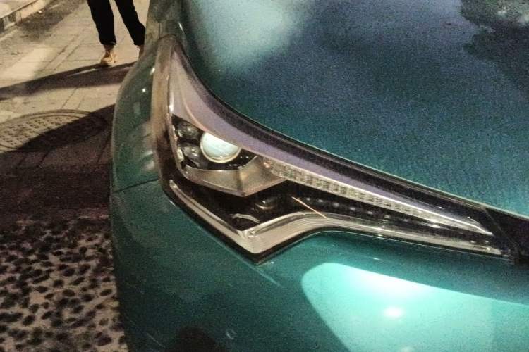 Used Toyota C-HR 2018 2.0L Luxury Edition China VI Standard