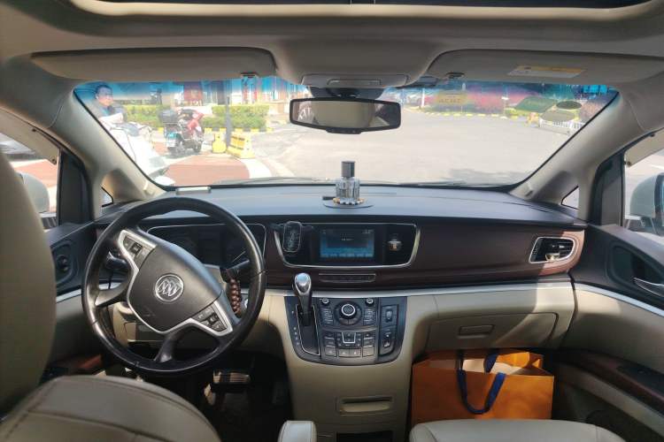 Used Buick GL8 2014 3.0L GT Luxury Business Haoya Edition