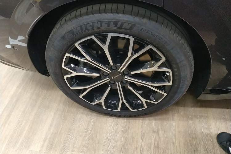 Used Zeekr 007GT 2025 Rear-Drive Intelligent Driving Version 75 kWh Right Rear Wheel Hub