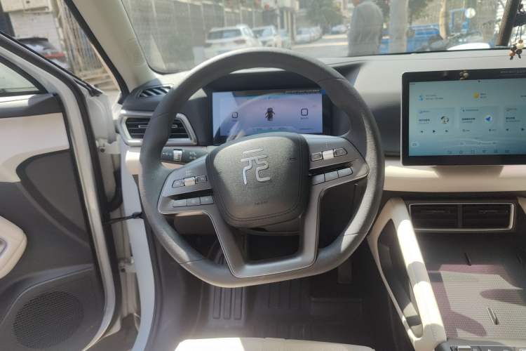 Used BYD Yuan UP 2025 Model 301KM Leading Version
