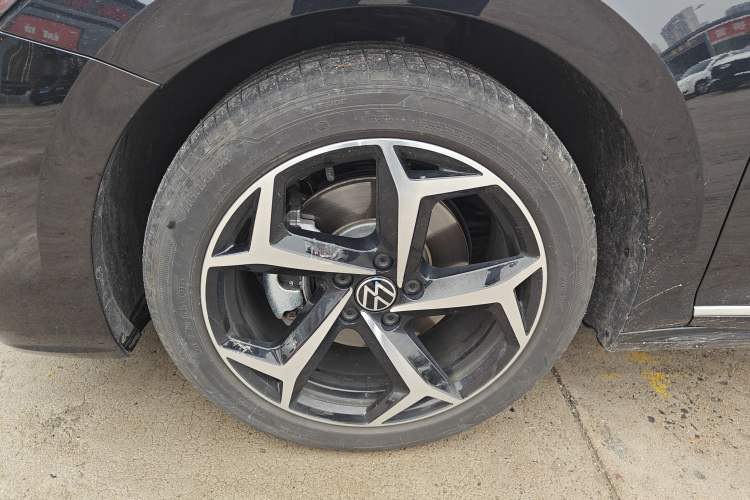 Used Volkswagen Passat 2025 Outstanding Model 380TSI Starry Dragon Edition Left Front Wheel Hub