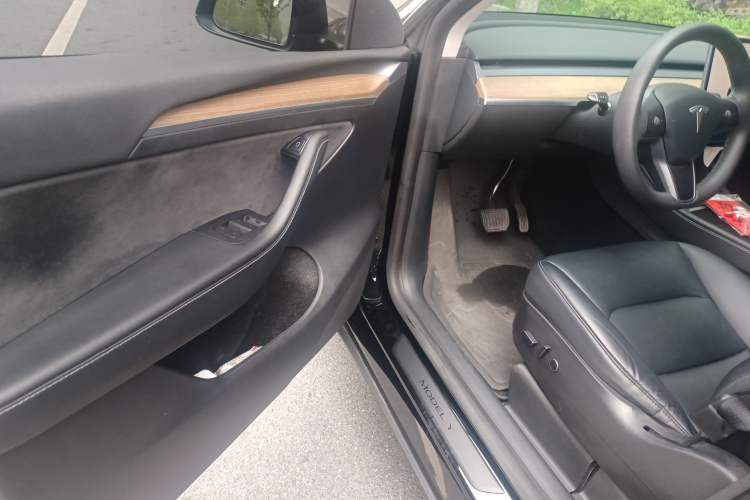 Used Tesla Model Y 2022 Rear-Wheel-Drive Version
