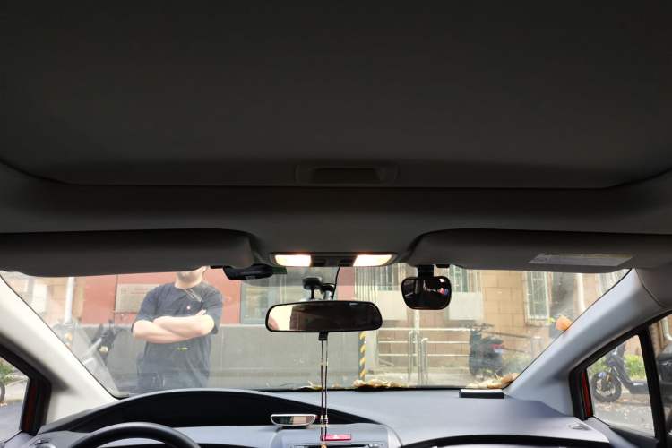 Used Honda Jade 2014 1.8L CVT Luxury Edition 5 seats Headliner