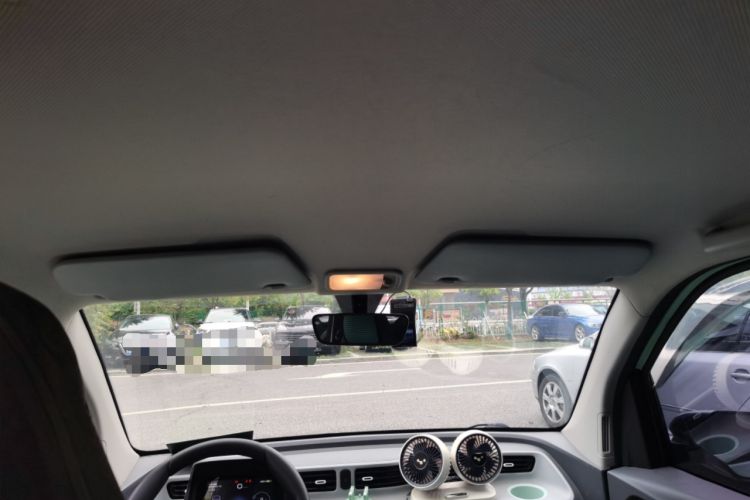 Used Wuling Hongguang MINIEV 2022 Macaron Premium Model – Lithium Iron Phosphate Headliner