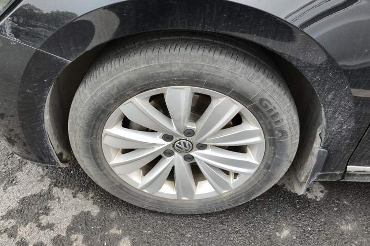 Used Volkswagen Passat 2020 330TSI Elite Edition China VI Left Front Wheel Hub