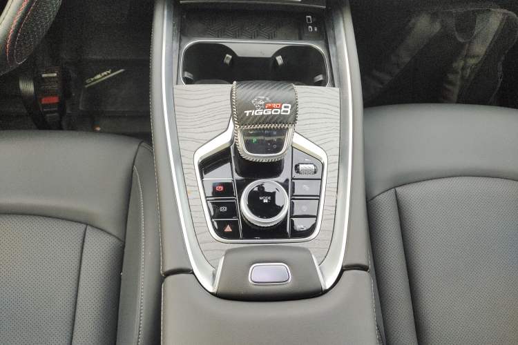 Used Chery Tiggo 8 PRO 2024 Champion Edition 290T Two-Wheel Drive Shining Version 5 Seats Gear Lever