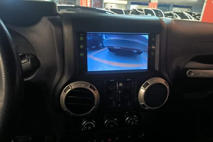 Used Jeep Wrangler 2017 3.0L Sahara Four-Door Comfort Edition