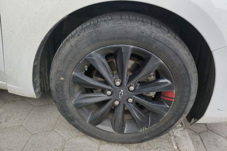 Used Chevrolet Monza 2019 Redline 320T Dual-Clutch Joyful Edition China VI Standard Right Front Wheel Hub