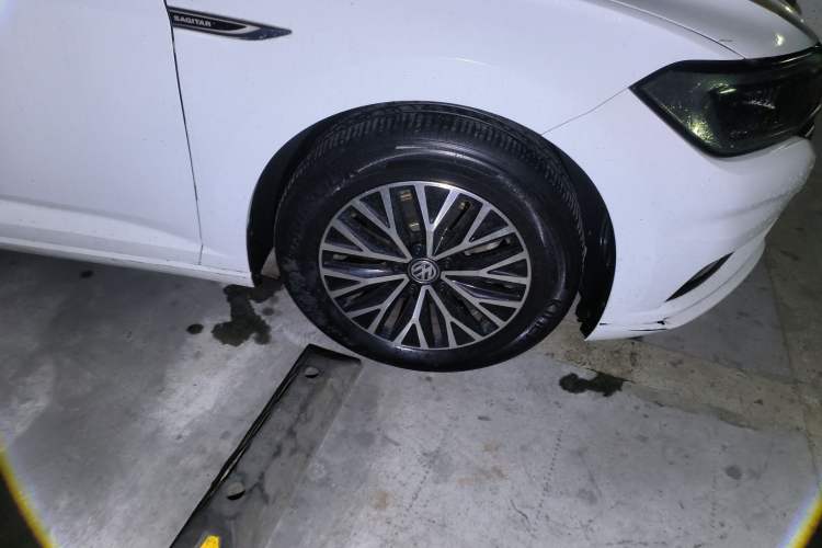 Used Volkswagen Sagitar 2020 280TSI DSG Comfort Version China VI Standard Right Front Wheel Hub