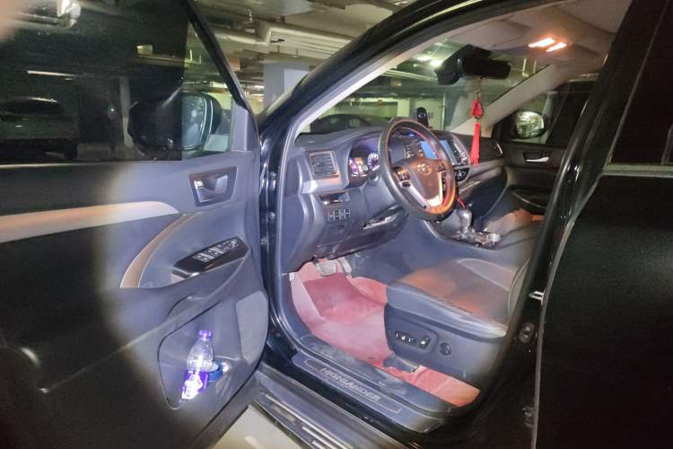 Used Toyota Highlander 2018 2.0T Four-Wheel Drive Luxury Version 7 Seats China VI Standard
