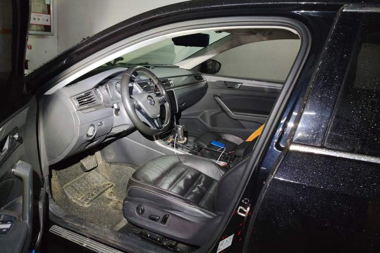 Used Volkswagen Passat 2017 330TSI DSG Luxury Edition
