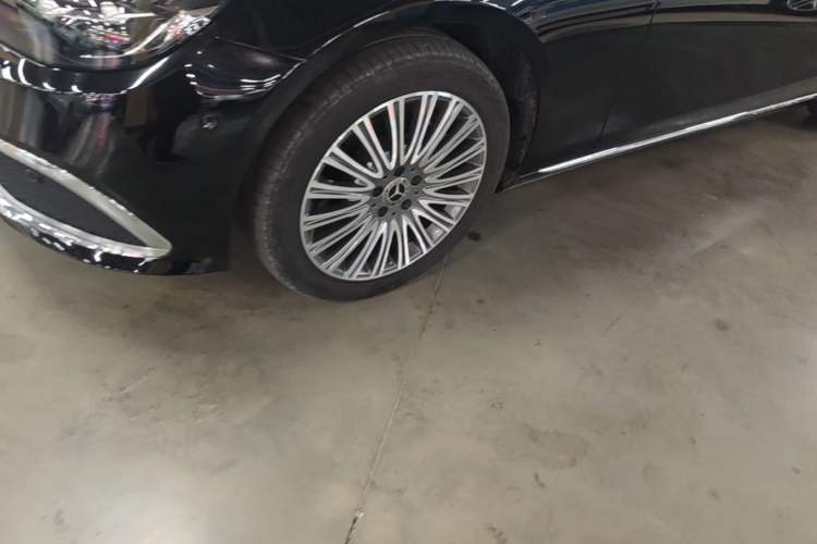 Used Mercedes-Benz E-Class 2022 Second Facelift E 300 L Fashion Edition

