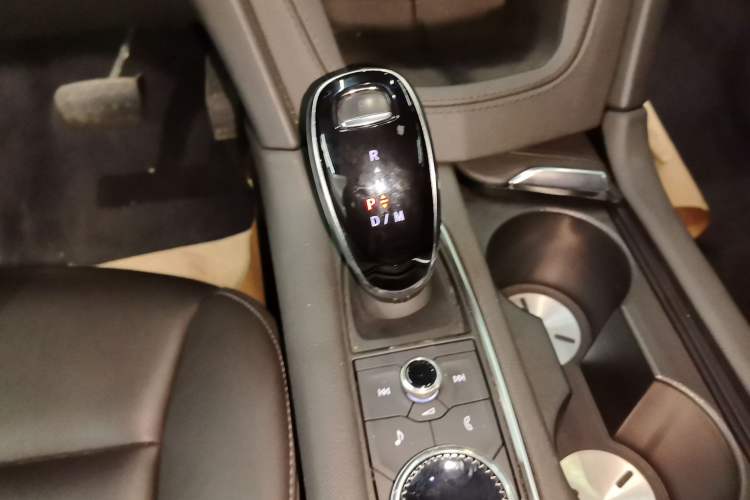 Used Cadillac XT5 2021 28T Luxury Model
