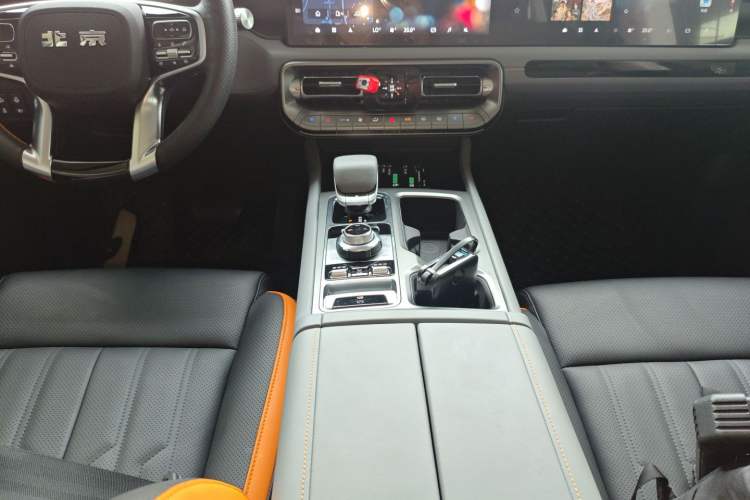 Used BAIC Off-Road BJ40 2024 2.0T All-New Urban Hunter Edition Chivalrous Style