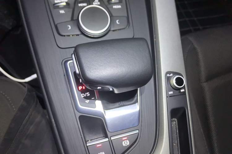 Used Audi A4L 2019 40 TFSI Ambition China VI