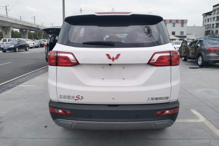 Used Wuling Hongguang S3 2018 1.5L Manual Luxury Model China V Standard