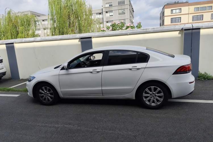 Used Qoros 3 2018 Sedan 1.6L Automatic Leading Model