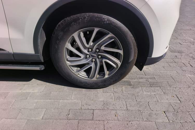 Used Lincoln Aviator 2024 3.0T V6 All-Wheel-Drive Elegance Edition Six Seats Right Front Wheel Hub