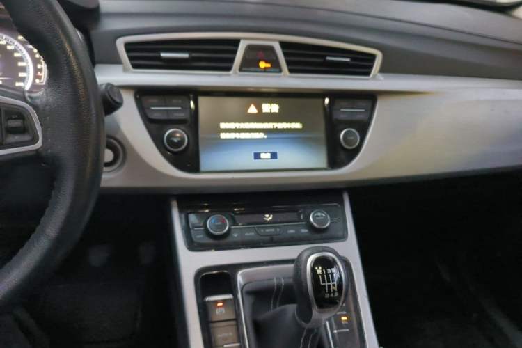 Used Geely Auto Emgrand X7 Sport 2016 2.0L Manual ZhiShang Version
