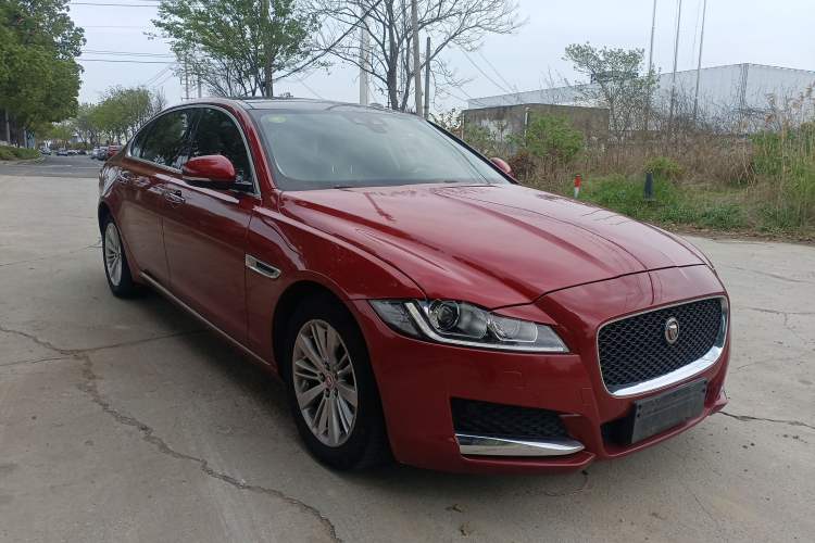 Used Jaguar XFL 2017 XFL 2.0T 240PS Luxury Edition Front Right 45 Deg