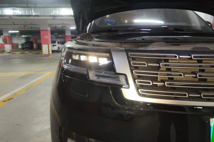 Used Land Rover Range 2023 3.0 L6 400 PS Prestige Seven-Seater Extended Version
