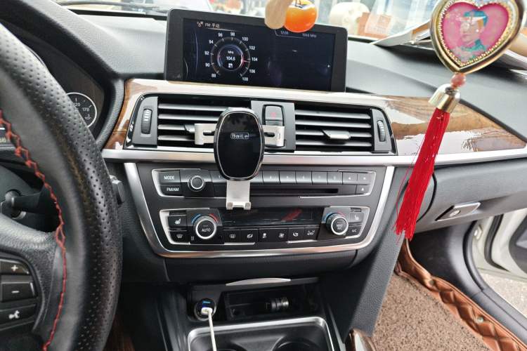 Used BMW 3 Series 2013 Facelifted 320Li Luxury Design Package Audio And AC Panel