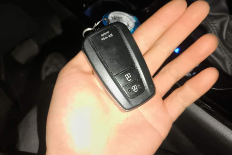 Used Toyota IZOA 2021 2.0L Yichi Version
