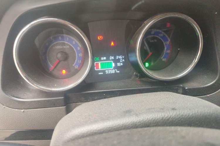 Used New Gonow Shuailing 2022 Standard Range with 41.64 kWh Lishen Power Odometer Close Up