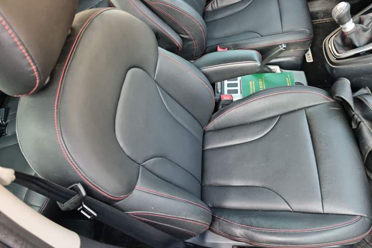 Used Haval H6 2015 Upgraded Model 1.5T Manual Two-Wheel Drive Elite Version