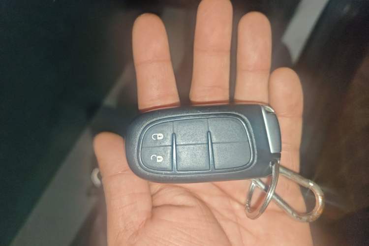 Used Jeep Cherokee 2016 2.0L Superior Edition Vehicle Key