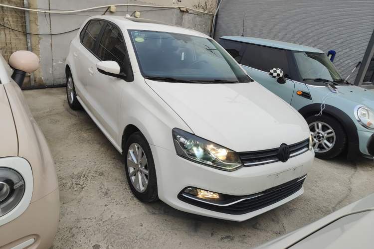 Used Volkswagen Polo 2016 1.6L Automatic Comfort Model