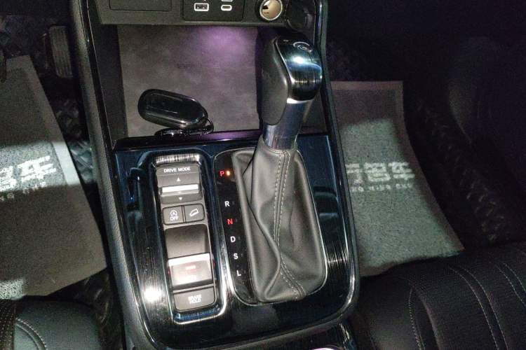 Used Honda Breeze 2023 240TURBO Two-Wheel-Drive Luxury Edition 5 Seats Gear Lever