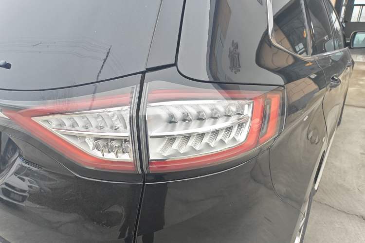 Used Ford Edge 2015 2.0T GTDi Two-Wheel-Drive Elite Edition