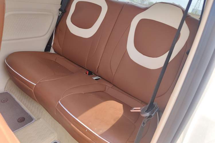 Used Wuling Hongguang MINIEV 2024 3rd Generation 215km Youth Edition Left Rear Seat