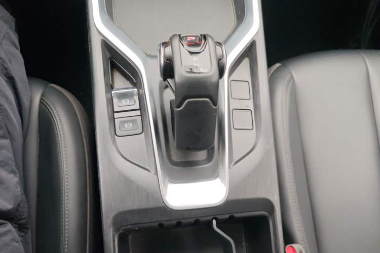 Used Great Wall King Kong Poer 2024 2.0T Automatic 8AT Diesel Two-Wheel-Drive Elite Flatbed