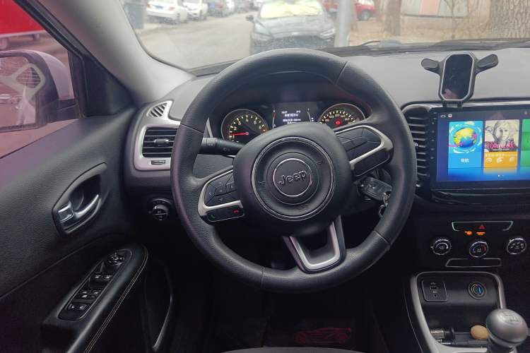 Used Jeep Compass 2017 200T Manual Enjoy Edition