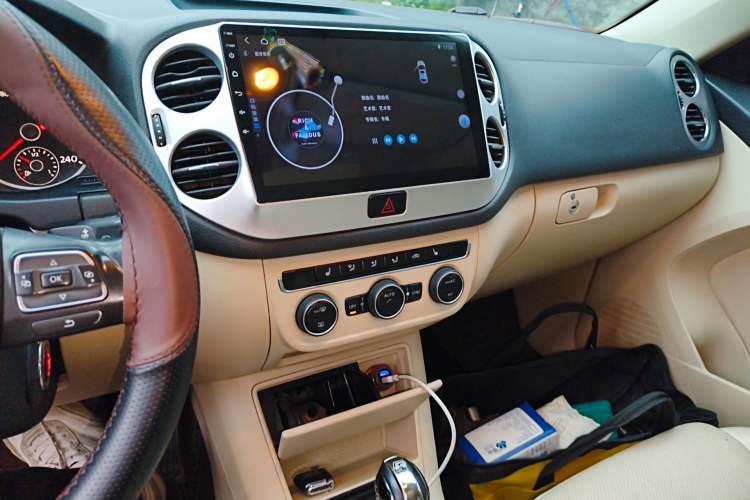 Used Volkswagen Tiguan 2013 1.8TSI Automatic Two-Wheel Drive Luxury Model Audio And AC Panel