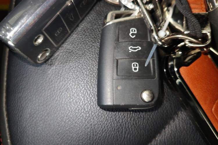 Used Volkswagen Tayron 2022 280TSI Two-Wheel Drive Luxury Smart Connectivity Version Vehicle Key