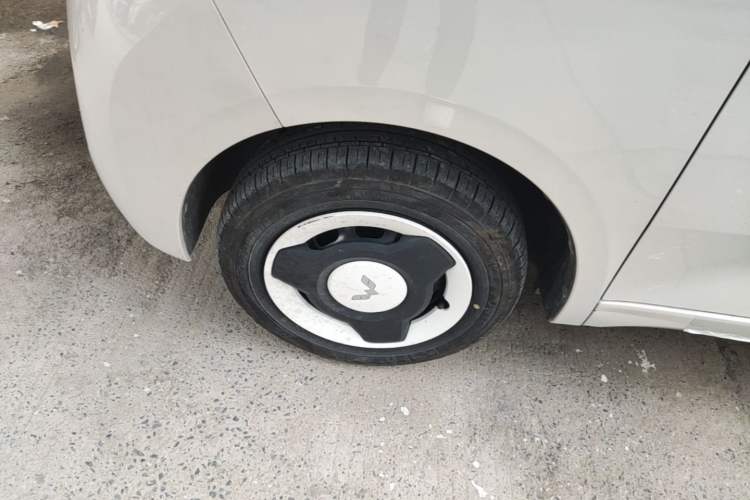 Used Wuling Hongguang MINIEV 2024 3rd Generation 215km Youth Edition Left Front Wheel Hub