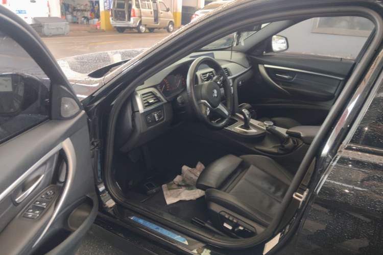 Used BMW 3 Series 2018 320i M Sport Night Edition
