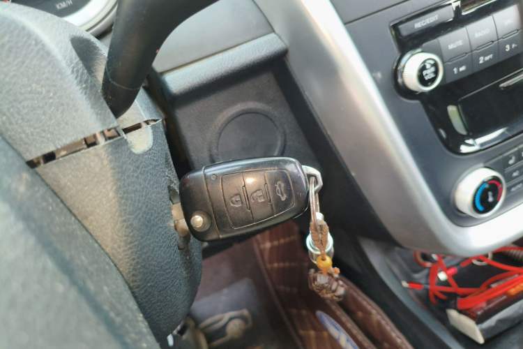 Used Bestune X80 2013 2.0L manual luxury version
