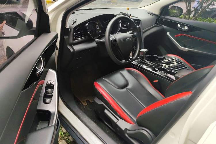 Used Venucia D60 2019 100 000 Honor 1.6L XL CVT Chenku Edition China VI Standard Driver Seat