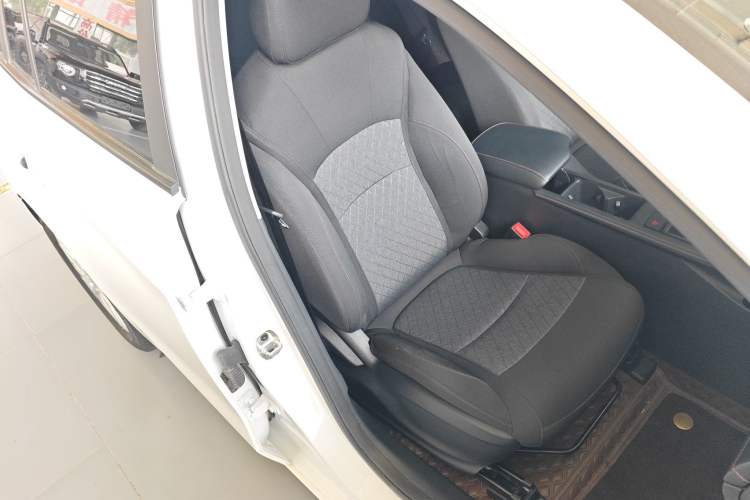 Used Roewe i5 2023 1.5L Manual Comfort Edition