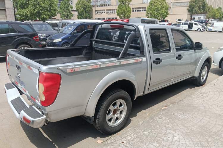 Used Great Wall Wingle 5 2017 2.4L European Version Gasoline Two-Wheel Drive Entry-Level Big Double Cab 4G69S4N
