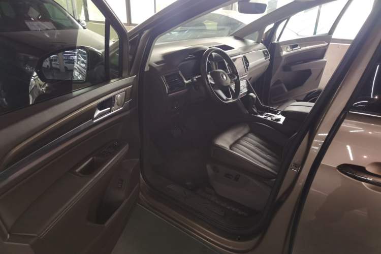 Used Volkswagen Viloran 2020 330TSI Luxury Edition