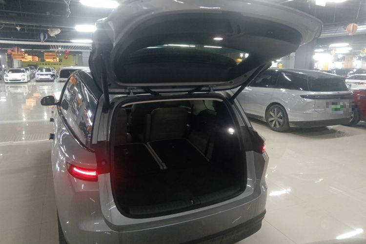 Used Li Auto i8 2025 Model Standard Version
