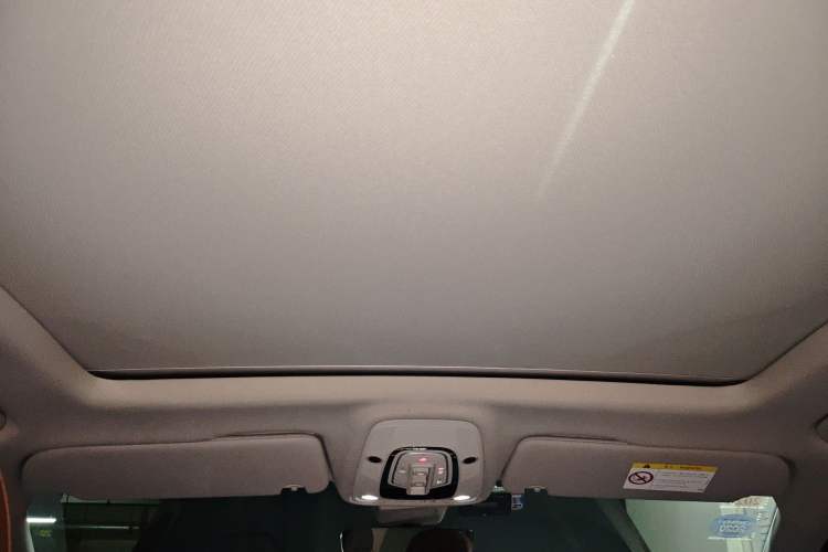 Used Audi Q7  Headliner