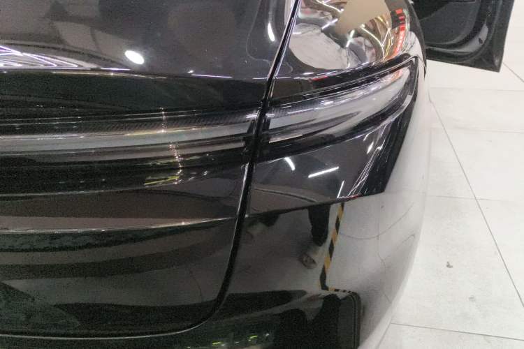 Used Nio ET5 2025 75 kWh Exterior 3