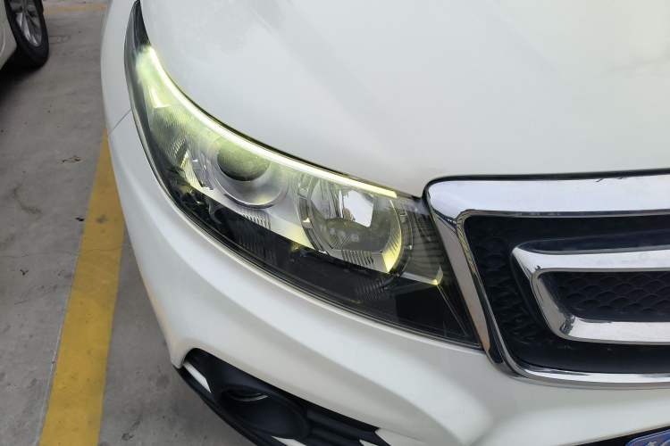 Used BAIC Senova X55 2016 1.5T CVT Elite Edition Right Front Headlight