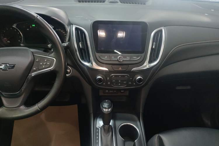 Used Chevrolet Equinox 2019 535T Automatic YuJie Edition China V Standard Audio And AC Panel